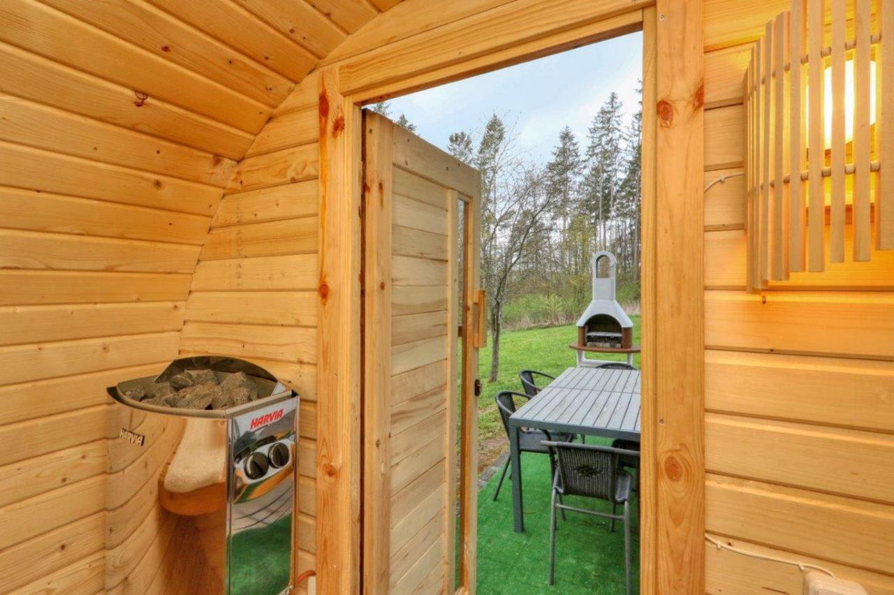 Seepark Kirchheim Ferienhaus Bei Zeta Mit Sauna Bagian luar foto
