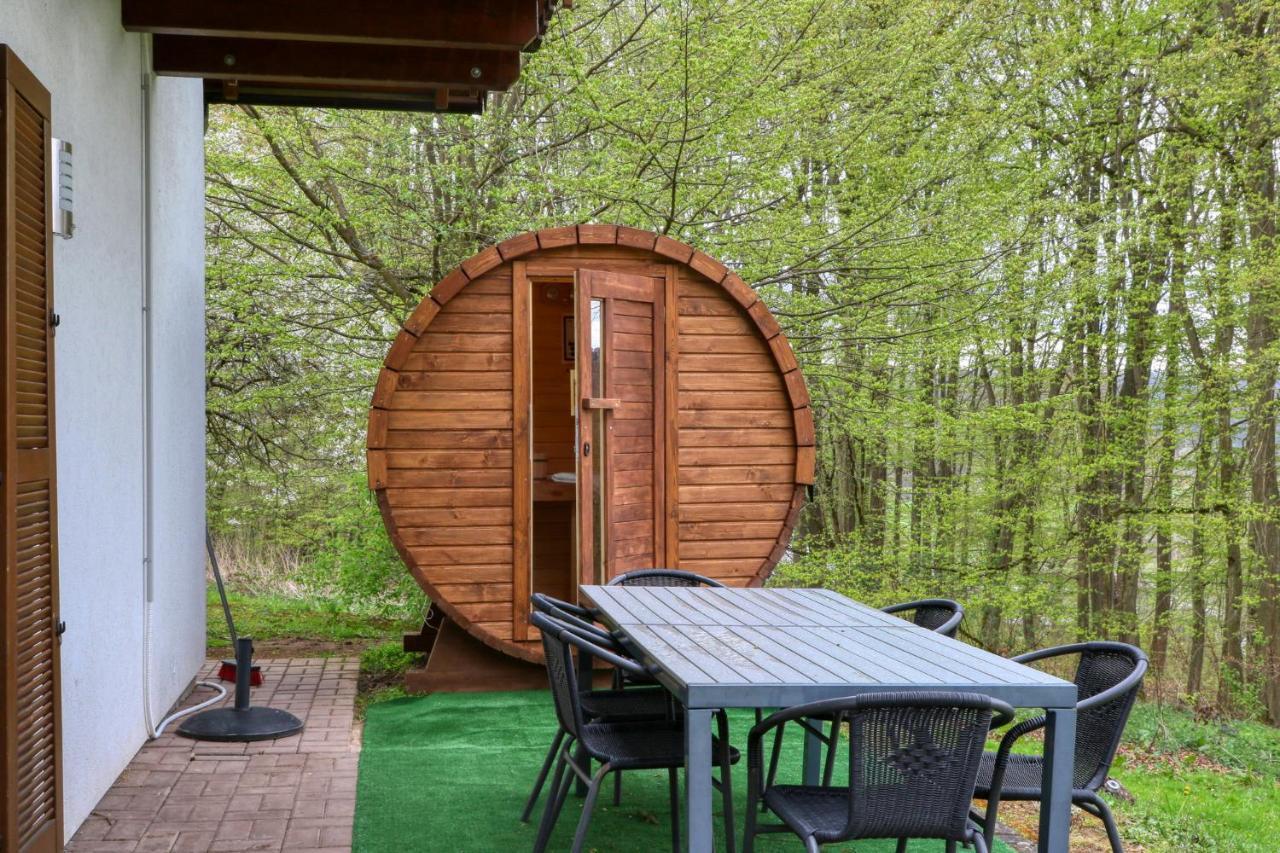 Seepark Kirchheim Ferienhaus Bei Zeta Mit Sauna Bagian luar foto